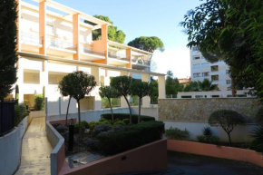 Гостиница Viva Riviera -14 Avenue Isola Bella  Канны